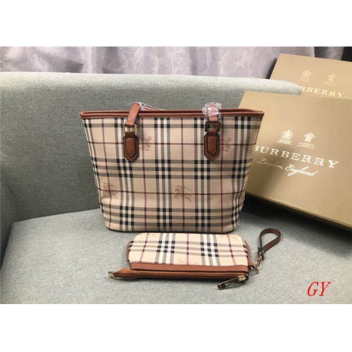 Replica Burberry Fashion Handbags #470900 $34.00 USD for Wholesale
