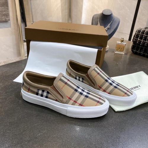 Burberry Casual Shoes For Men #783605