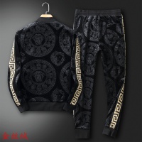 $98.00 USD Versace Tracksuits Long Sleeved For Men #906305