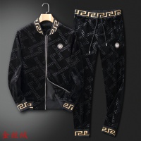 $98.00 USD Versace Tracksuits Long Sleeved For Men #906306