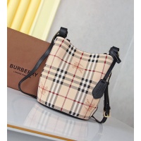 Burberry AAA Messenger Bags For Women #925402