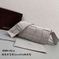 $96.00 USD Bottega Veneta BV AAA Quality Messenger Bags For Women #927141