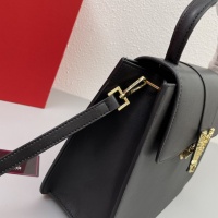 $162.00 USD Versace AAA Quality Handbags For Women #932205