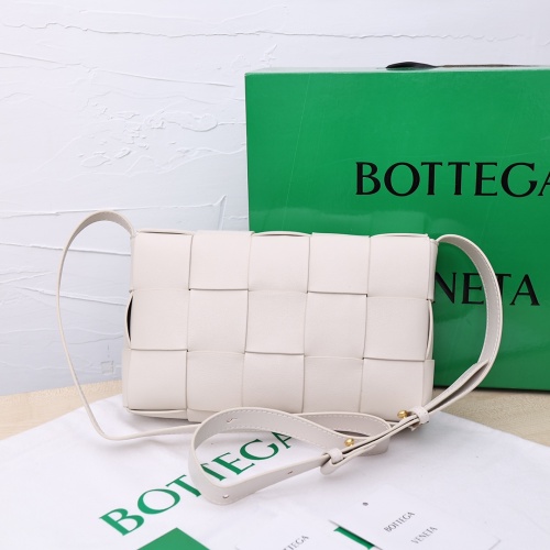 Replica Bottega Veneta BV AAA Quality Messenger Bags For Women #951030 $88.00 USD for Wholesale