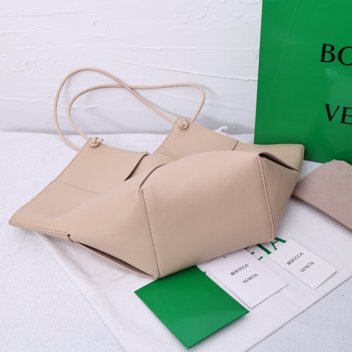 Replica Bottega Veneta BV AAA Quality Handbags For Women #951042 $96.00 USD for Wholesale