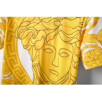 $26.00 USD Versace T-Shirts Short Sleeved For Men #949608