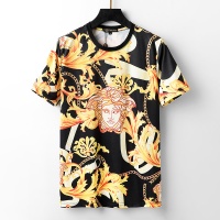 $26.00 USD Versace T-Shirts Short Sleeved For Men #949616