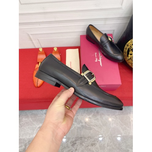 Replica Ferragamo Leather Shoes For Men #952149 $96.00 USD for Wholesale
