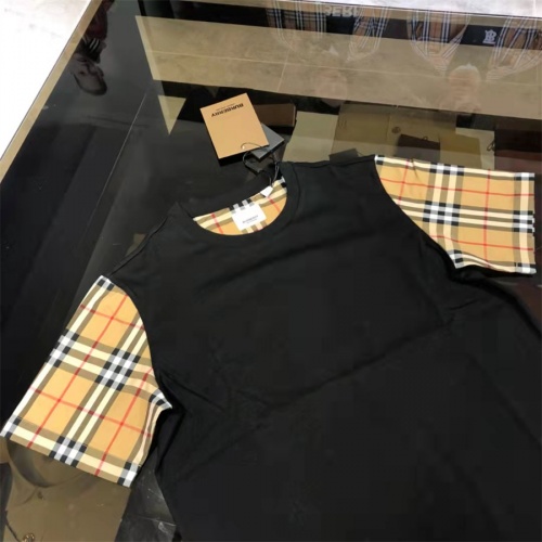 Replica Burberry T-Shirts Short Sleeved For Women #962650 $45.00 USD for Wholesale