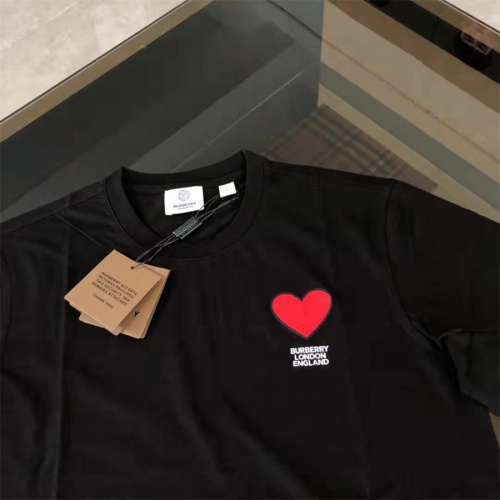 Replica Burberry T-Shirts Short Sleeved For Unisex #962658 $42.00 USD for Wholesale
