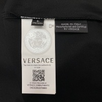 $60.00 USD Versace T-Shirts Short Sleeved For Unisex #963839