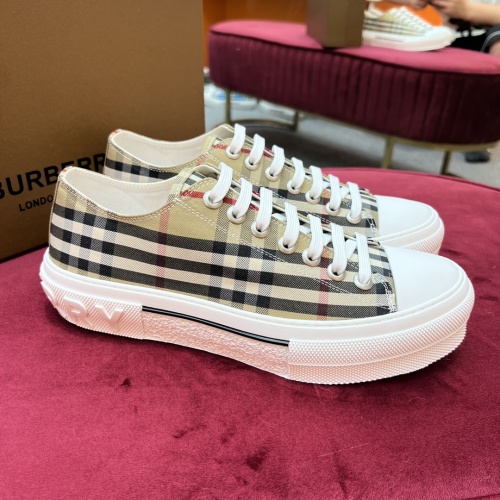 Replica Burberry Casual Shoes For Men #973645 $76.00 USD for Wholesale