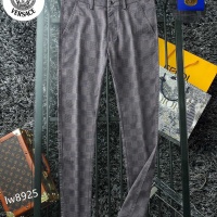 $42.00 USD Versace Pants For Men #989321