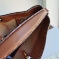 $190.00 USD Burberry AAA Quality Messenger Bags For Women #994978