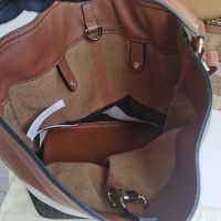$205.00 USD Burberry AAA Quality Messenger Bags For Women #994981