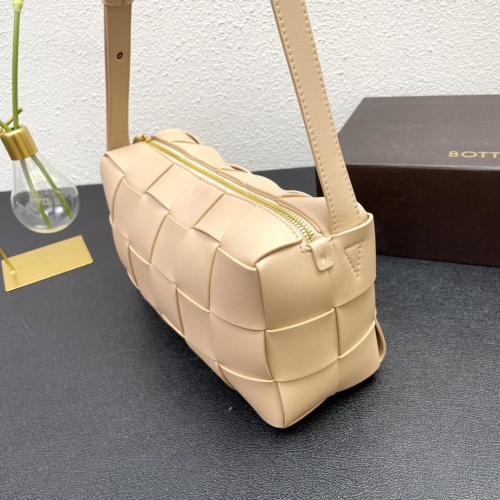 Replica Bottega Veneta BV AAA Quality Messenger Bags #1005458 $98.00 USD for Wholesale