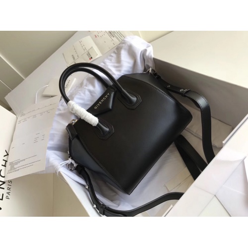 Givenchy AAA Quality Handbags For Women #997689