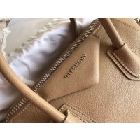 $172.00 USD Givenchy AAA Quality Handbags For Women #997649