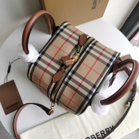 $195.00 USD Burberry AAA Quality Handbags For Women #999384