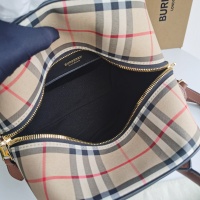 $195.00 USD Burberry AAA Quality Handbags For Women #999384