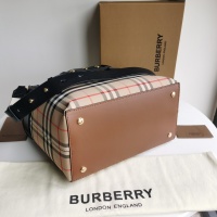 $190.00 USD Burberry AAA Quality Handbags For Women #999385