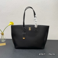 $118.00 USD Burberry AAA Quality Tote-Handbags For Women #999386