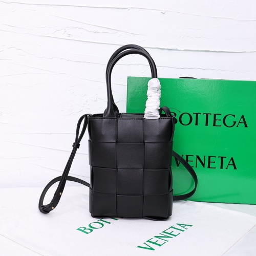 Bottega Veneta BV AAA Quality Messenger Bags For Women #1012305