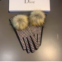 $41.00 USD Burberry Gloves For Women #1012583