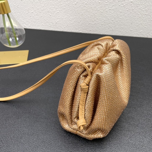 Replica Bottega Veneta BV AAA Quality Messenger Bags For Women #1025288 $96.00 USD for Wholesale