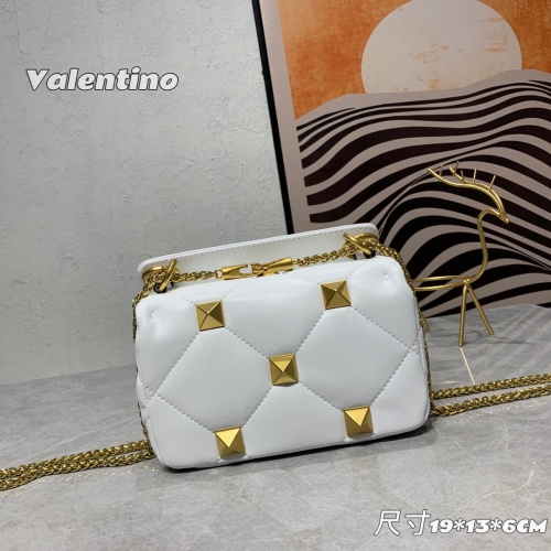 Replica Valentino AAA Quality Messenger Bags For Women #1025394 $98.00 USD for Wholesale