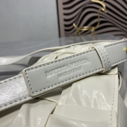 Replica Bottega Veneta BV AAA Quality Messenger Bags For Women #1038641 $102.00 USD for Wholesale
