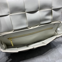 $102.00 USD Bottega Veneta BV AAA Quality Messenger Bags For Women #1038641