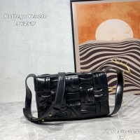 Bottega Veneta BV AAA Quality Messenger Bags For Women #1038646