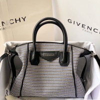 $190.00 USD Givenchy AAA Quality Handbags For Women #1038835
