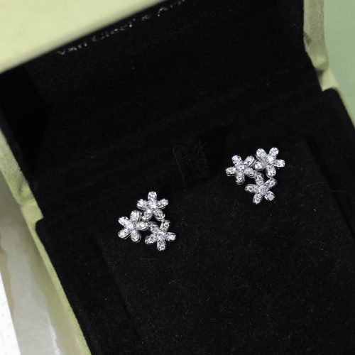 Replica Van Cleef & Arpels Earrings For Women #1062263 $34.00 USD for Wholesale