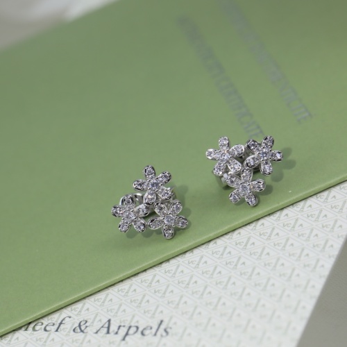 Replica Van Cleef & Arpels Earrings For Women #1062263 $34.00 USD for Wholesale