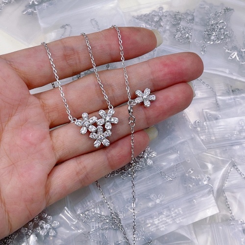 Replica Van Cleef & Arpels Necklaces For Women #1062265 $39.00 USD for Wholesale