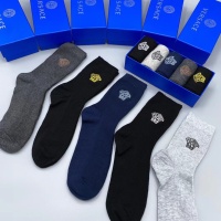 $27.00 USD Versace Socks #1055536