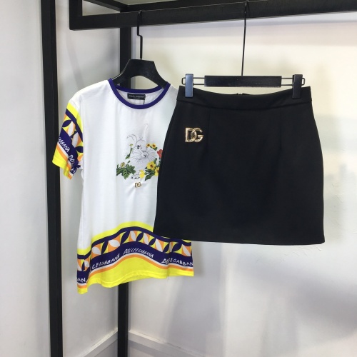 Replica Dolce & Gabbana D&G Tracksuits Short Sleeved For Women #1072599 $105.00 USD for Wholesale