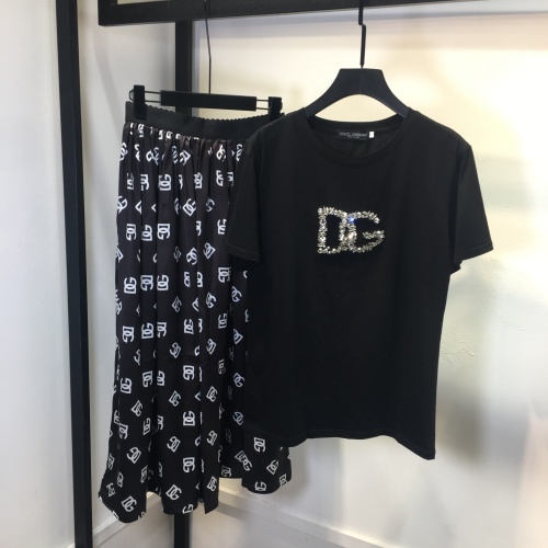 Replica Dolce & Gabbana D&G Tracksuits Short Sleeved For Women #1072908 $105.00 USD for Wholesale