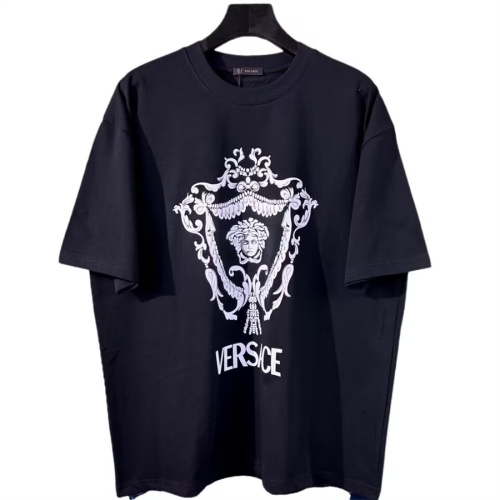 Replica Versace T-Shirts Short Sleeved For Unisex #1073137, $42.00 USD, [ITEM#1073137], Replica Versace T-Shirts outlet from China