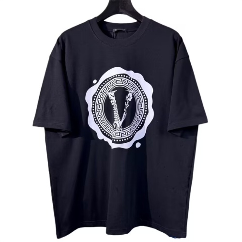 Replica Versace T-Shirts Short Sleeved For Unisex #1073139, $40.00 USD, [ITEM#1073139], Replica Versace T-Shirts outlet from China