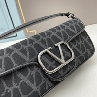 $98.00 USD Valentino AAA Quality Messenger Bags For Women #1094102