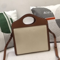 $96.00 USD Burberry AAA Quality Messenger Bags For Women #1108509