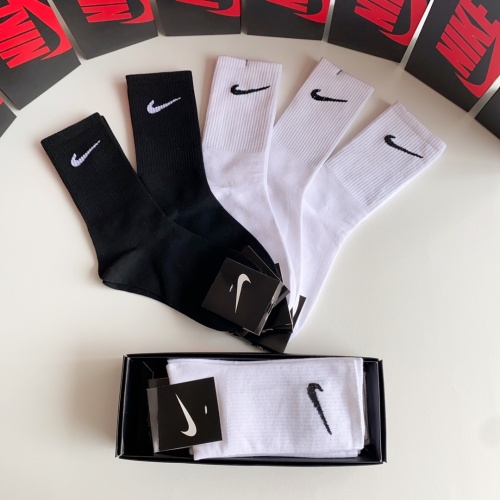 Replica Nike Socks #1135698 $29.00 USD for Wholesale