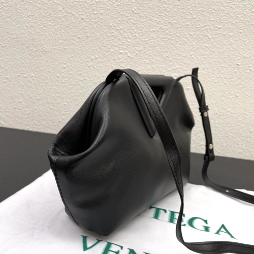 Replica Bottega Veneta BV AAA Quality Messenger Bags For Women #1144237 $105.00 USD for Wholesale