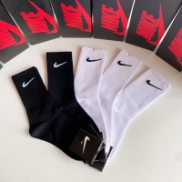 $29.00 USD Nike Socks #1135698
