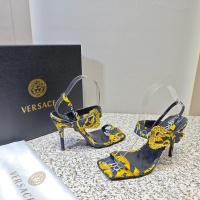Versace Sandal For Women #1137340