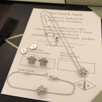 $76.00 USD Van Cleef & Arpels Jewelry Set For Women #1146223