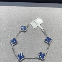 $39.00 USD Van Cleef & Arpels Bracelets For Women #1154343